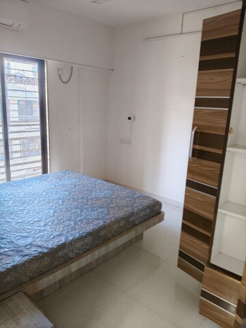 Bedroom in 2 BHK Apartment at Andheri West – for Rent