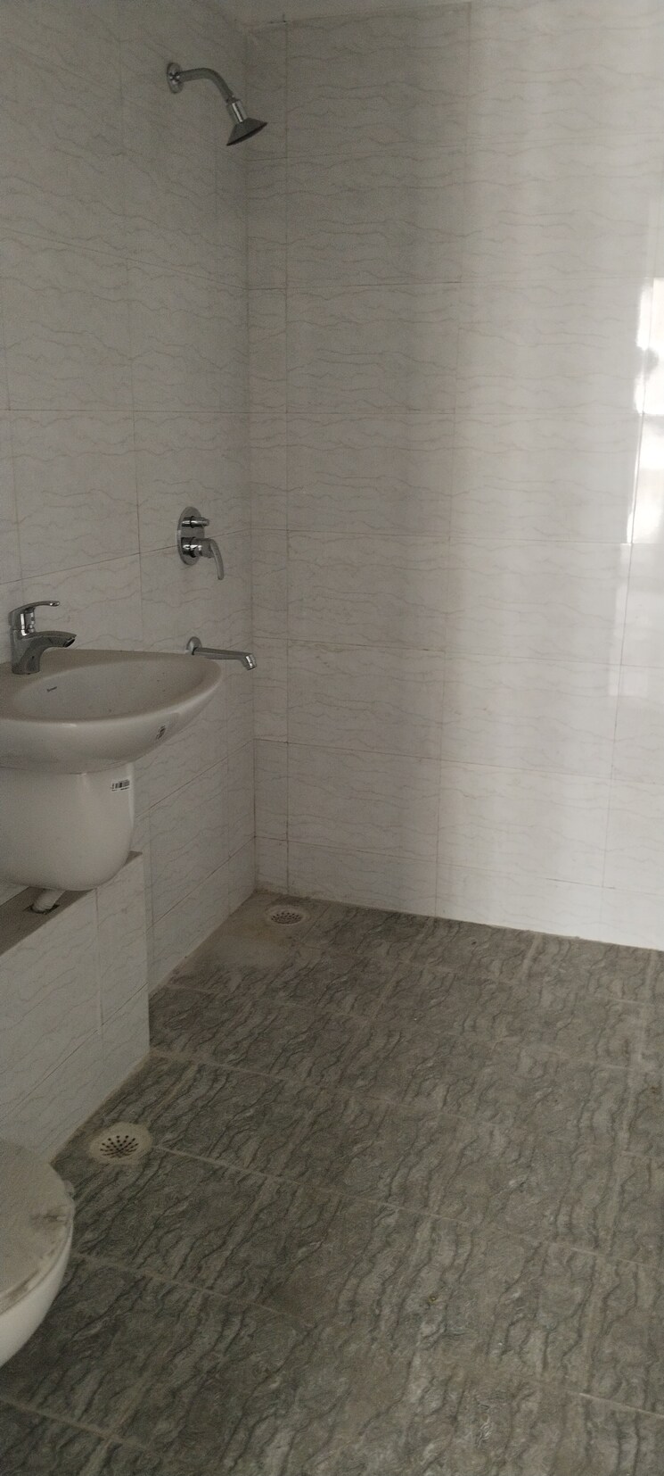 Bathroom, nirala-estate-ii 3 Bedroom 1535 Sq.Ft. Apartment In Tech Zone 4 Greater Noida Greater Noida 8633326