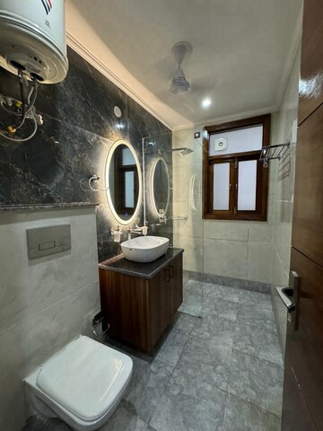 Attached Bathroom in 2 BHK Builder Floor at Sector 55 – for Rent