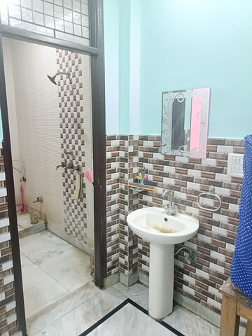 Bathroom in 2 BHK Builder Floor at Uttam Nagar – for Rent