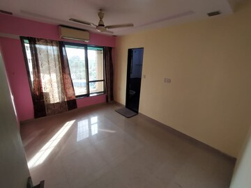 Bedroom in 2 BHK Apartment at Castle Rock, Powai – for Rent