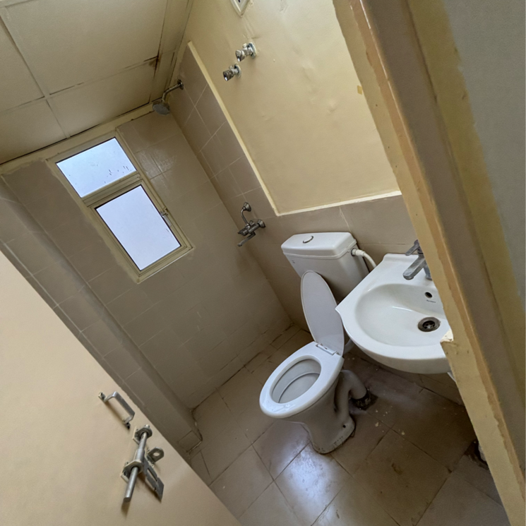 Bathroom, conscient-habitat-78 2 Bedroom 630 Sq.Ft. Apartment In Faridpur Faridabad 8633413