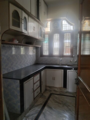 Kitchen in 2.5 BHK Builder Floor at Sector 28 – for Rent