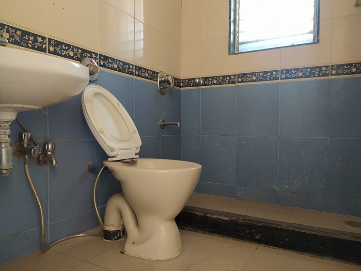 Attached Bathroom, ghp-whispering-woods 2 Bedroom 1050 Sq.Ft. Apartment In Powai Mumbai 8633414