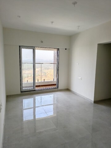Room in 2 BHK Apartment at Runwal Bliss, Kanjurmarg East – for Rent