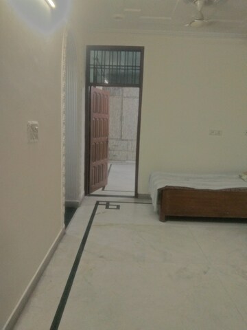 Furnished Amenities in 2.5 BHK Builder Floor at Sector 28 – for Rent