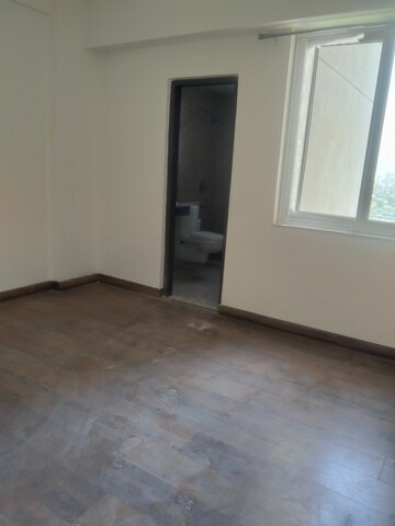 Room in 3.5 BHK Builder Floor at Sector 28 – for Rent