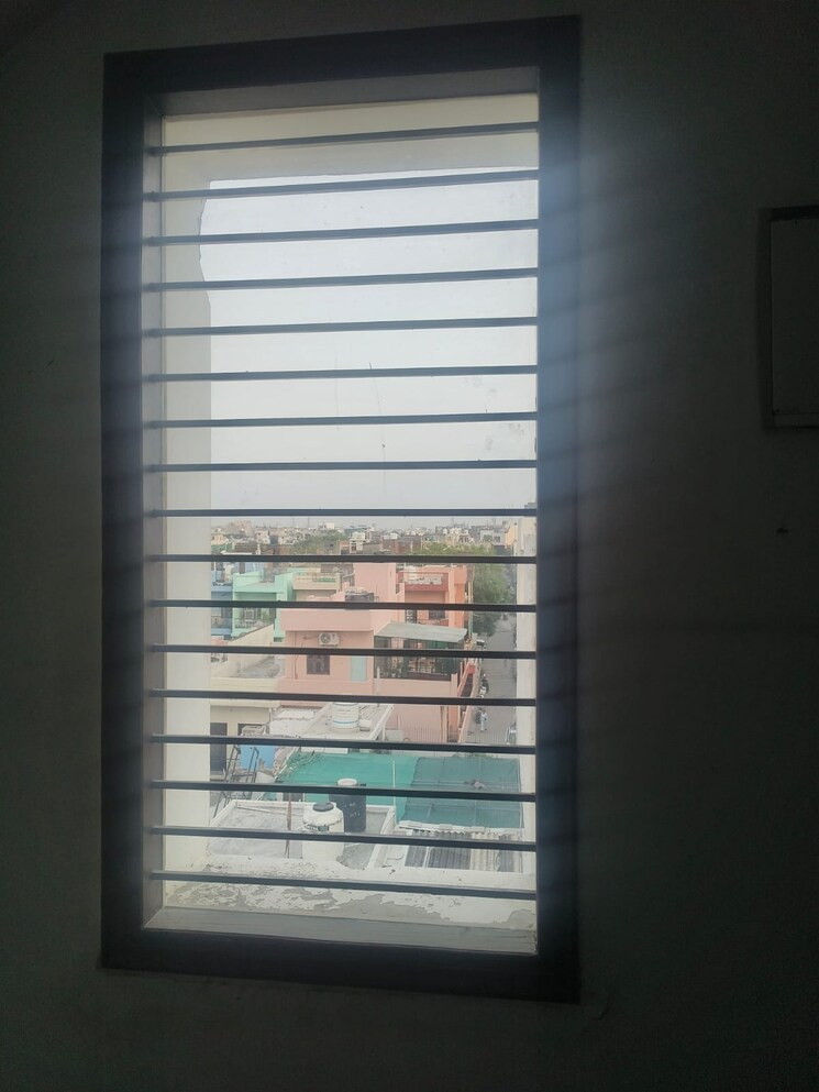 undefined, sector 29 3.5 Bedroom 200 Sq.Yd. Builder Floor In Sector 29 Faridabad 8633456