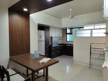  3 BHK Apartment at Fergusson College Road – for Rent
