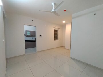 Room in 2 BHK Apartment at Yashwin Orizzonte, Kharadi – for Rent