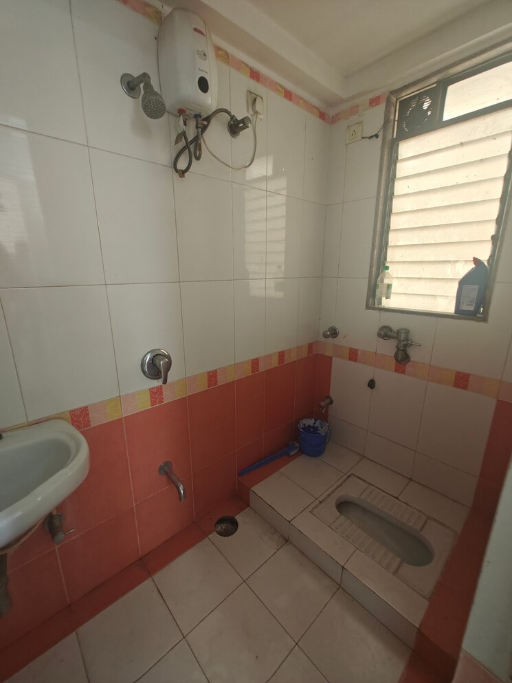 Bathroom, cbd belapur sector 15 2 Bedroom 1100 Sq.Ft. Apartment In Cbd Belapur Sector 15 Navi Mumbai 8633514
