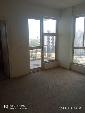Room in 3 BHK Apartment at Conscient Heritage Max II, Sector 102 – for Rent