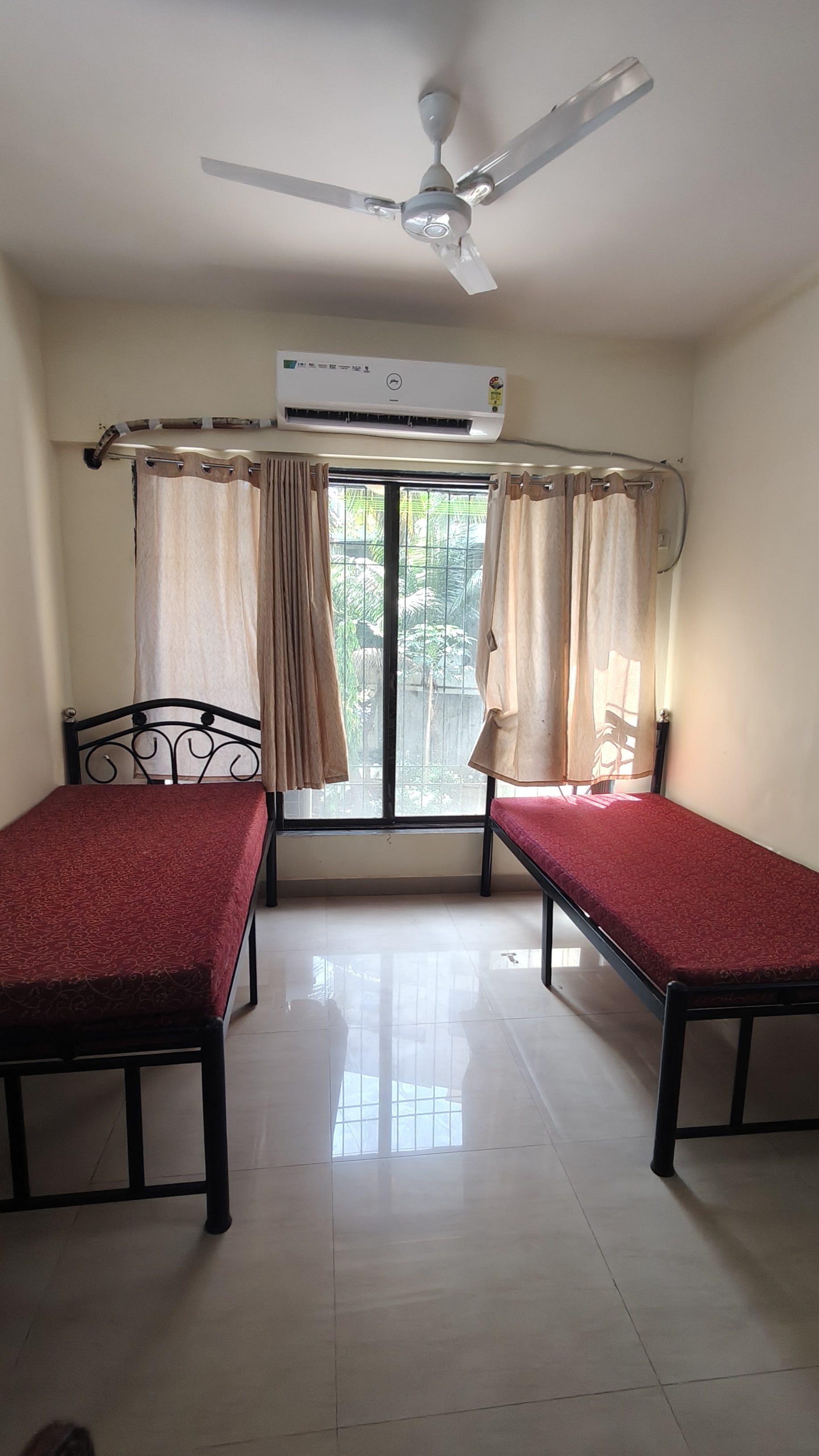 Pg For Rent in Gokuldham Complex Goregao