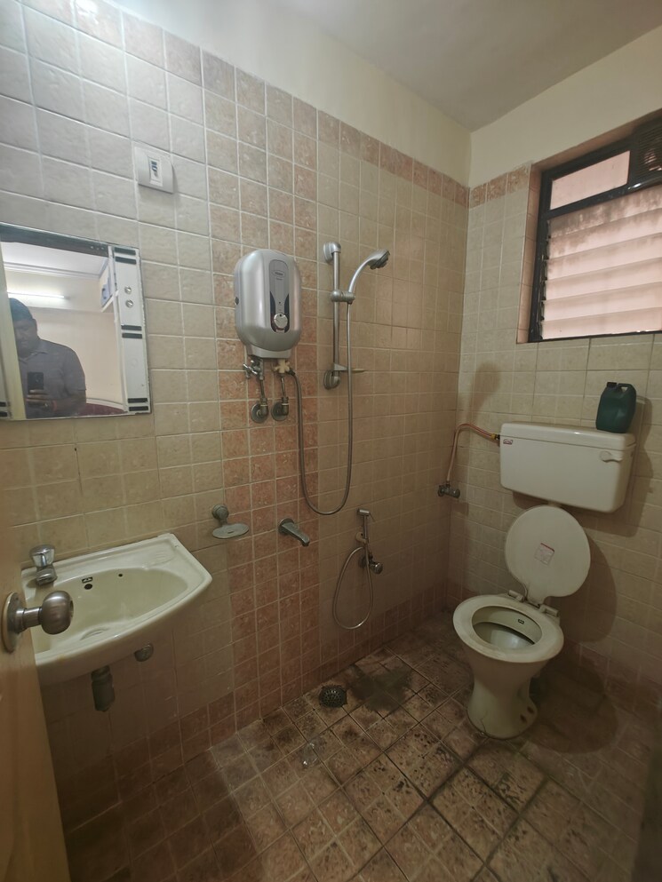 Bathroom, mahaavir-rachana 2 Bedroom 950 Sq.Ft. Apartment In Cbd Belapur Sector 15 Navi Mumbai 8633518