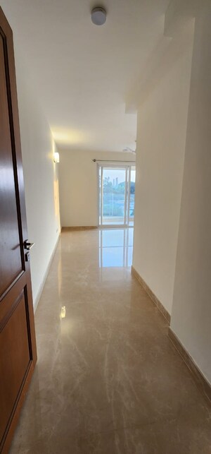 Room in 3 BHK Apartment at Prestige Woodland Park, Cooke Town – for Rent