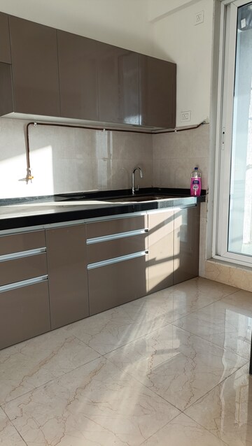 2 BHK Apartment For Rent in Hiranandani Estate, Ghodbunder Road