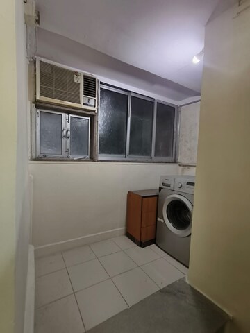 Bathroom in 1 BHK Apartment at Santacruz West – for Rent