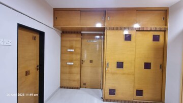 Room in 3 BHK Apartment at Samartha Aangan, Andheri West – for Rent