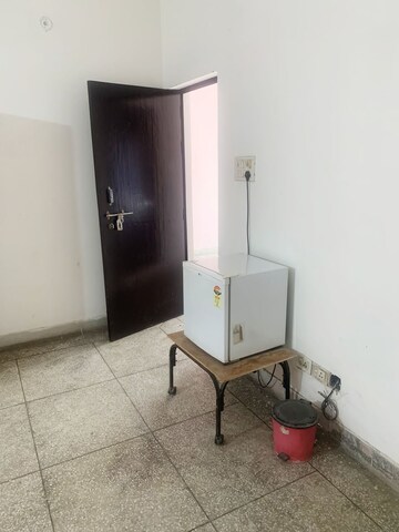 Living Room in 1.5 BHK Independent House at Gomti Nagar – for Rent