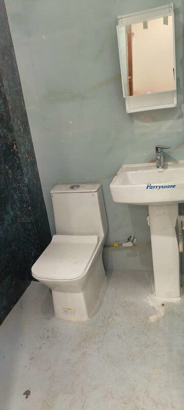 Bathroom in 1.5 BHK Independent House at Gomti Nagar – for Rent
