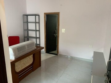 Room in 4 BHK Builder Floor at Phi Iii Greater Noida – for Rent