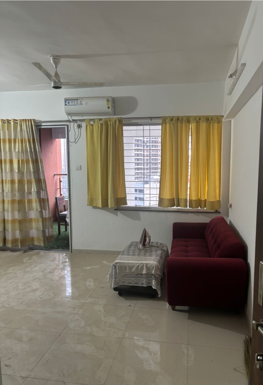 2 BHK Apartment For Rent in Archana Kohinoor Glory