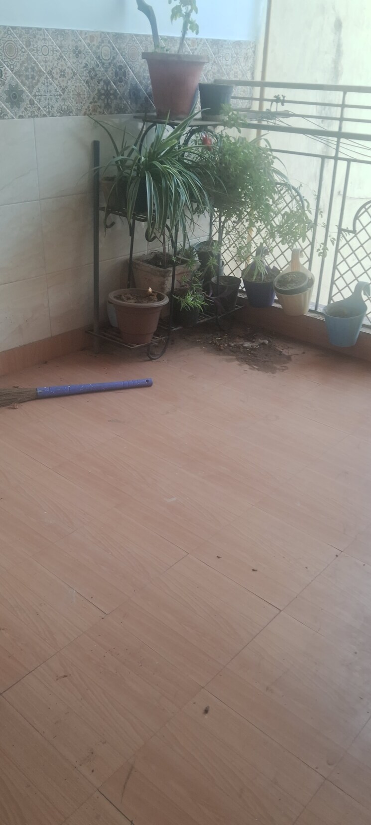 Balcony, sarita vihar 2 Bedroom 700 Sq.Ft. Apartment In Sarita Vihar Delhi 8633574