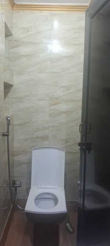 Bathroom in 2 BHK Apartment at Sarita Vihar – for Rent