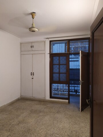 Master Bedroom in 3 BHK Builder Floor at Nehru Enclave – for Rent