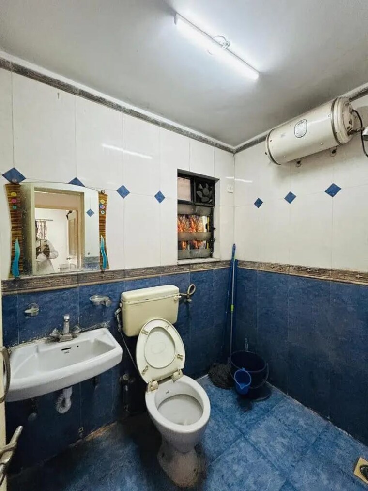 Bathroom, dorabjee-enclave 4 Bedroom 2400 Sq.Ft. Apartment In Salunkhe Vihar Society Pune 8633582