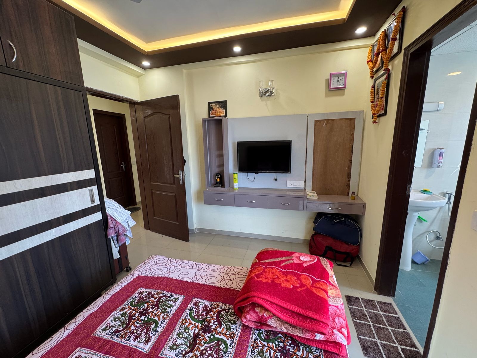 2 BHK + Study Room Independent House For Rent in Indra Property