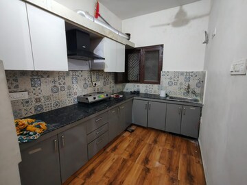 Kitchen in 1.5 BHK Independent House at Gomti Nagar – for Rent
