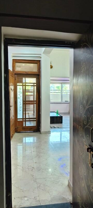 Living Room in 1.5 BHK Independent House at Gomti Nagar – for Rent