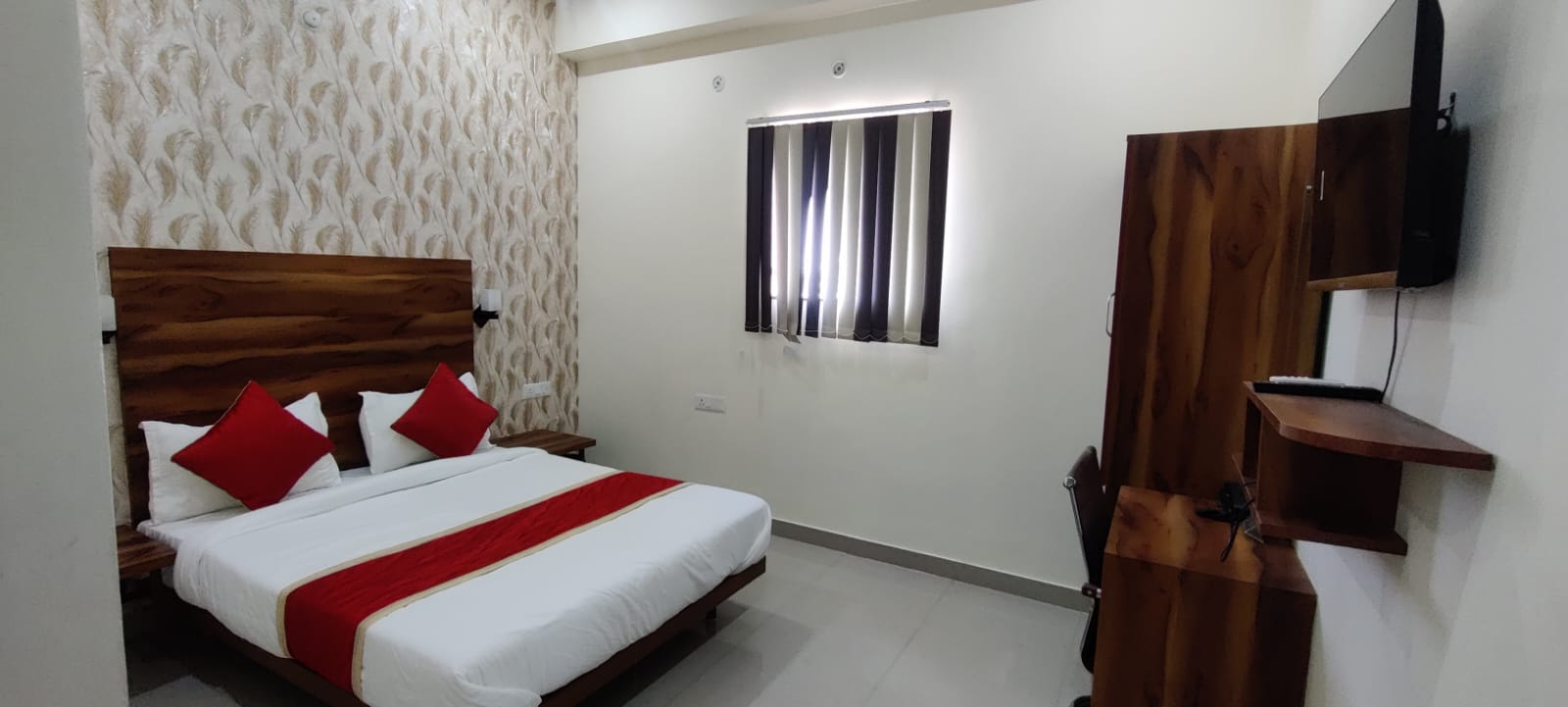 2 BHK + Study Room Independent House For Rent in Indra Property