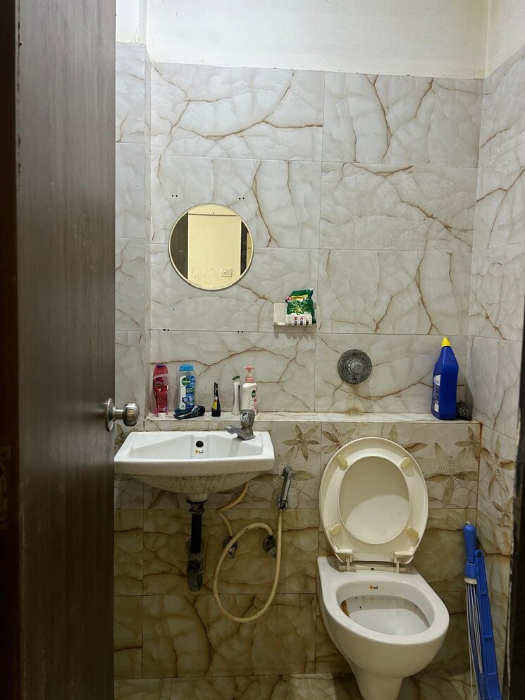 Bathroom, andheri west Pg For Girls In Andheri West 8633621