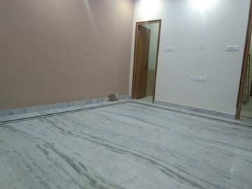 Room in 2 BHK Independent House at Gomti Nagar – for Rent