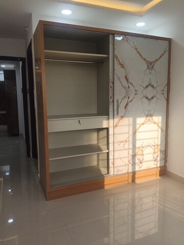 Room in 2 BHK Apartment at Manikonda – for Rent