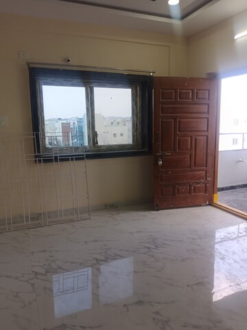 Room in 3 BHK Apartment at Manikonda – for Rent