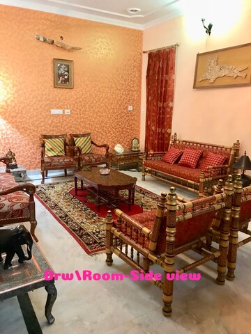 Living Room in 2 BHK Independent House at Gomti Nagar – for Rent