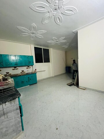 Master Bedroom in 2.5 BHK Builder Floor at Sector 64 – for Rent