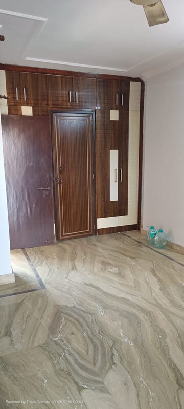 Room in 3 BHK Villa at RWA Apartments Sector 26, Sector 26 – for Rent
