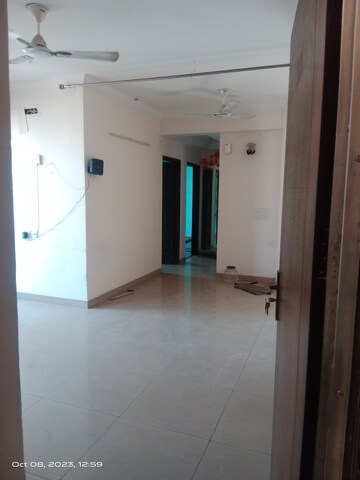 Room in 2 BHK Apartment at Saya Zion, Sector 4 Greater Noida – for Rent
