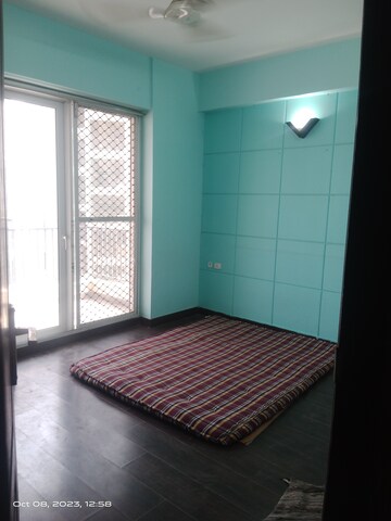Room in 2 BHK Apartment at Saya Zion, Sector 4 Greater Noida – for Rent