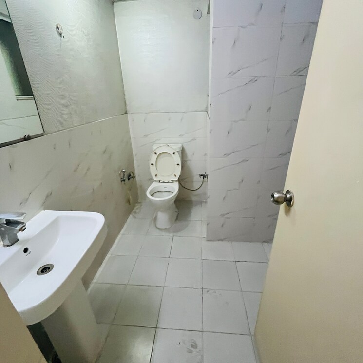 Bathroom, gaurs-cascades 2.5 Bedroom 1330 Sq.Ft. Apartment In Raj Nagar Extension Ghaziabad 8633708