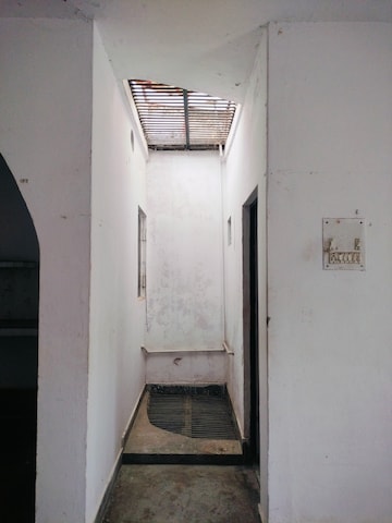 Building Lobby in 1 BHK Independent House at Indira Nagar – for Rent