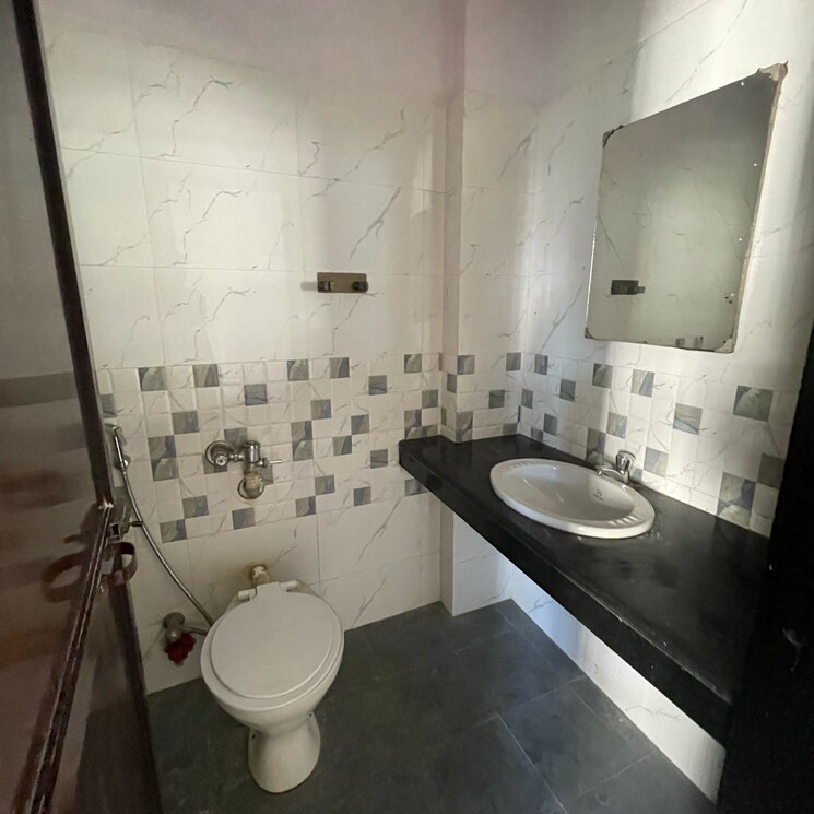 Bathroom, malad east 2 Bedroom 685 Sq.Ft. Apartment In Malad East Mumbai 8633722
