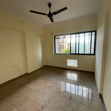 Room in 2 BHK Apartment at Malad East – for Rent