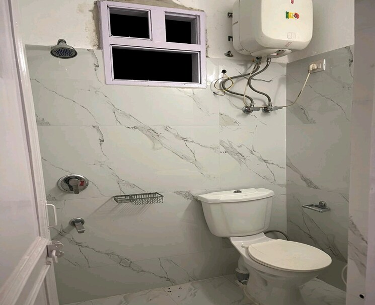 Bathroom, rajinder nagar 2 Bedroom 900 Sq.Ft. Independent House In Rajinder Nagar Delhi 8633766