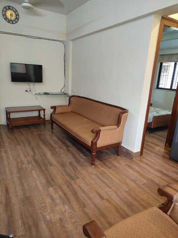 Room in 3 BHK Apartment at Lotus Unity, Versova – for Rent