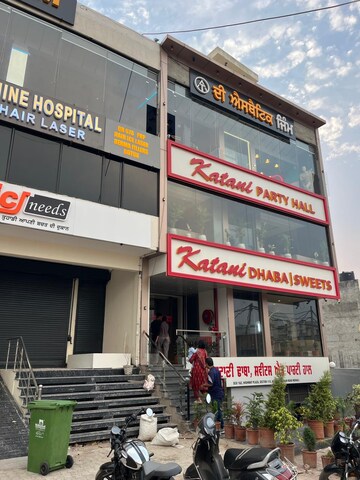  Showroom For Rent in Sector 115